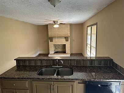 4th image of 352 Mountain Creek Dr