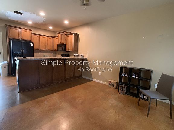 3rd image of 2884 Muzzy St