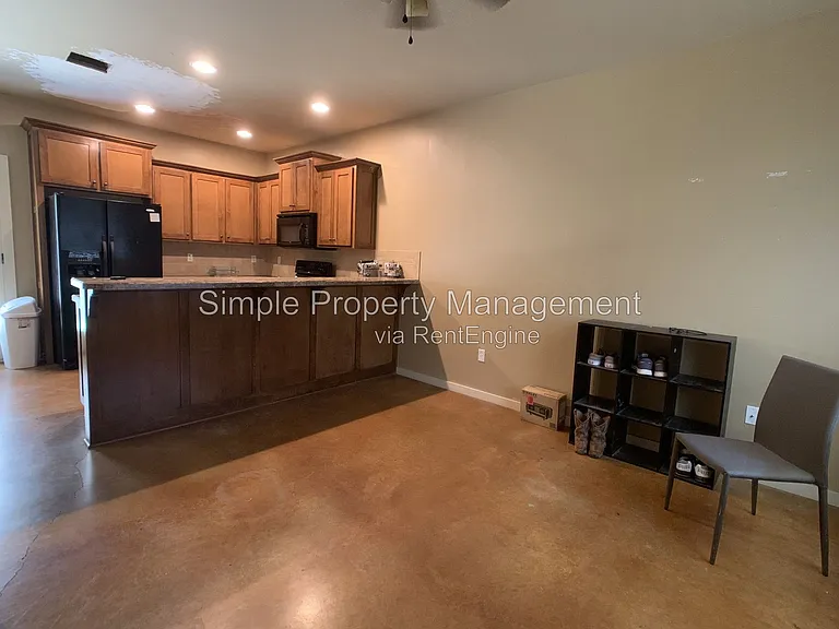 2884 Muzzy St — Photo 3