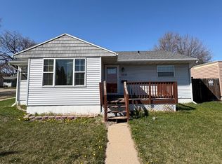 1518 7th Ave NW, Minot, ND 58703