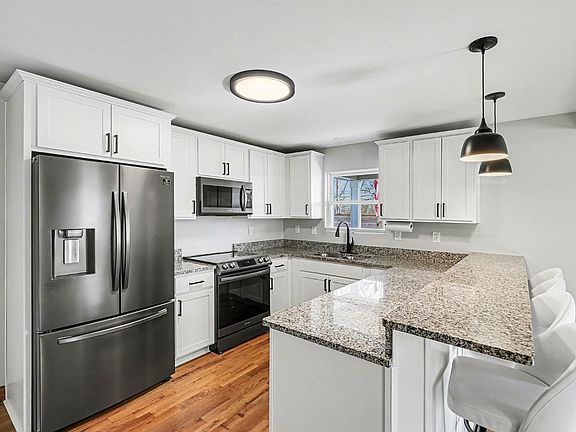 5th image of 1179 Ridge Ave