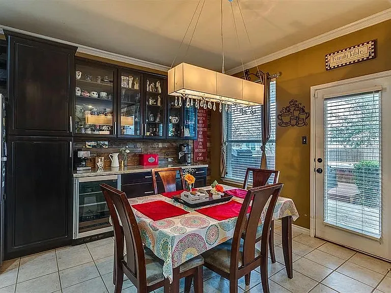 1112 Manassas Dr — Photo 14