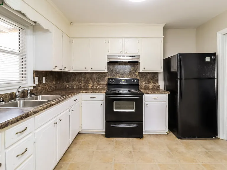 208 Sam Pate Dr — Photo 8