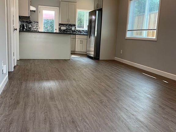 4th image of 232-1 Velvetlake Dr
