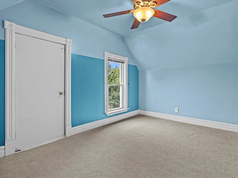 Upstairs bedroom