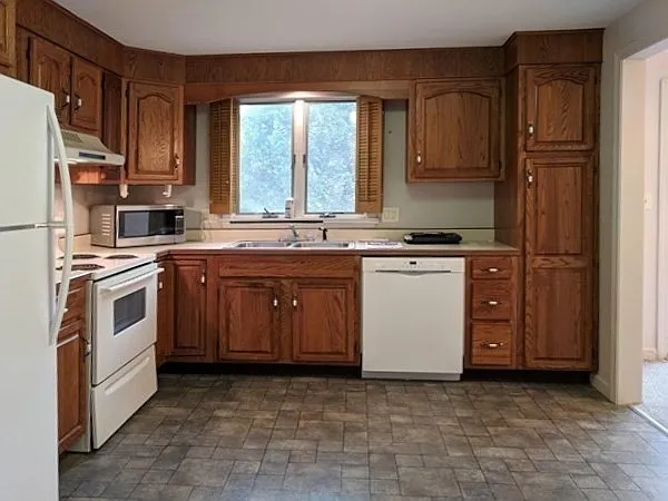 6 Mansion Woods Dr #A — Photo 10