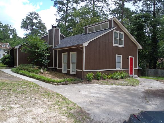 3rd image of 217 Sweetwood Cir