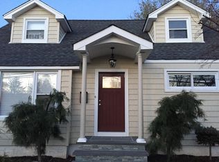 556 Meadowbrook Rd, Merrick, NY 11566