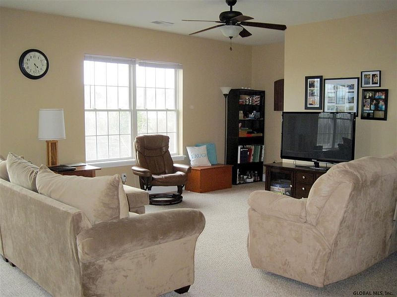 2nd image of 207 N RIDGE