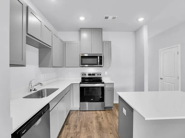 719 Ashbrook Dr — Photo 10