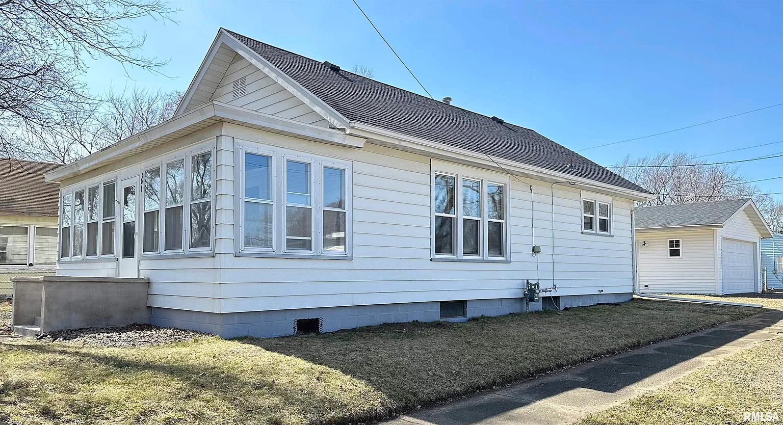 301 Minch St photo 1