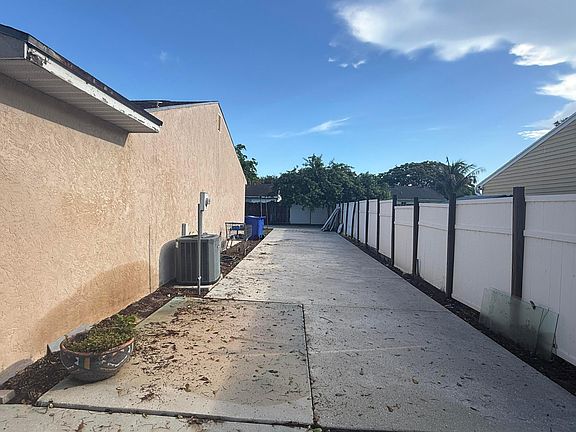 4th image of 10685 Bobbie Lane