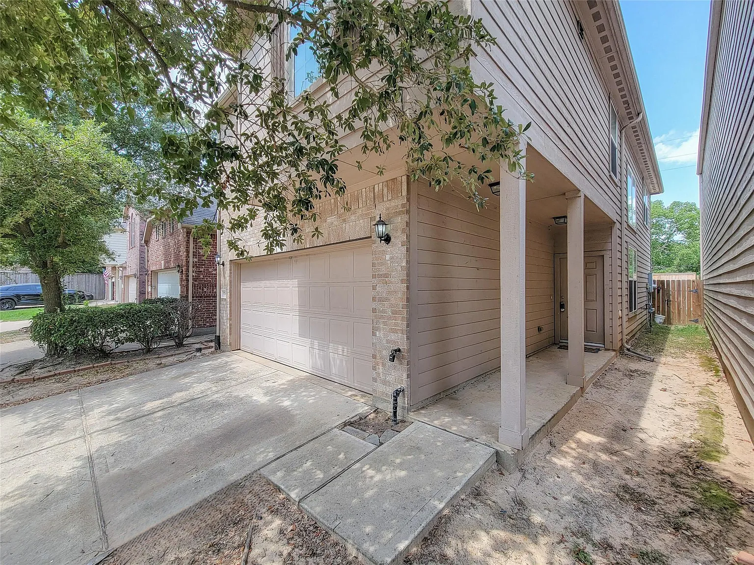 4 bed, 2.5 bath, 1786 sqft, $1,895 — Photo 2