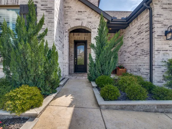 9812 Surveyor Rd, Little Elm, TX 75068