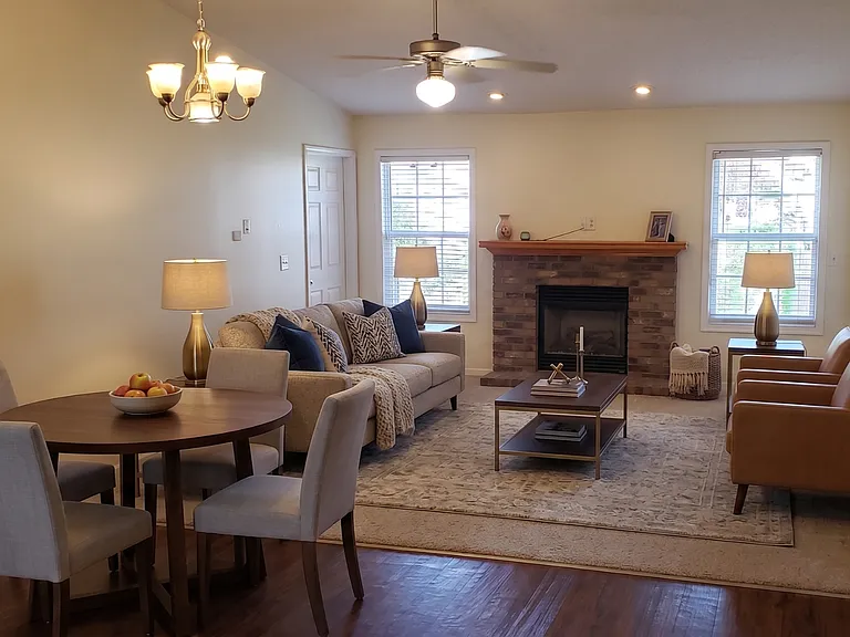 604B Sunflower St — Photo 2
