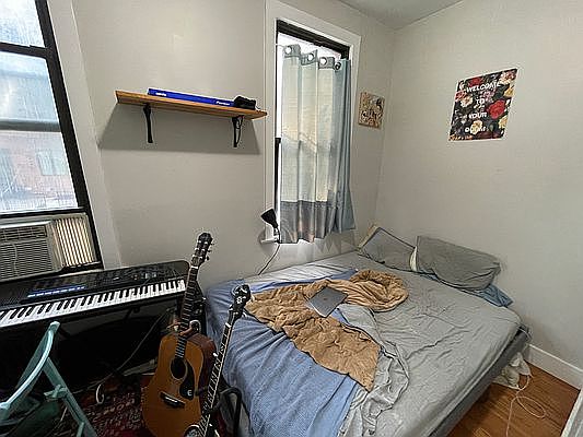 5th image of 217 Spencer St APT 2
