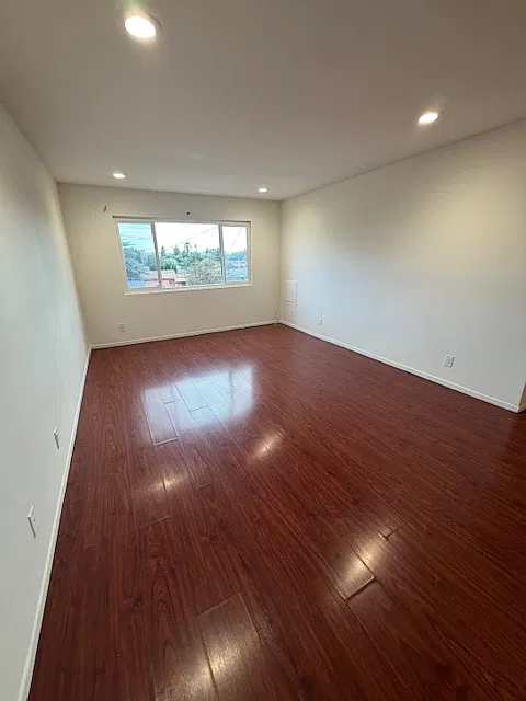 2 bed, 1075 sqft, $2,500 — Photo 3