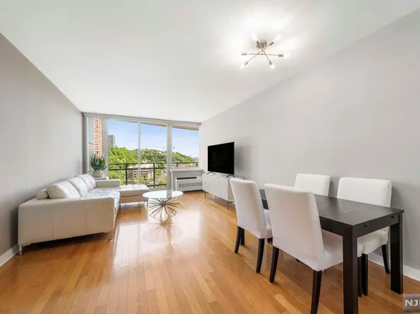 1117 Hudson Park #1117, Edgewater, NJ 07020