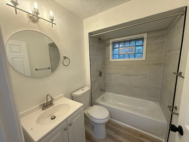 3912 Kirkup Ave #4 — Photo 2