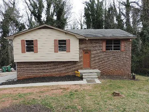 4 bed, 2.5 bath, 2334 sqft, $2,195 — Photo 1