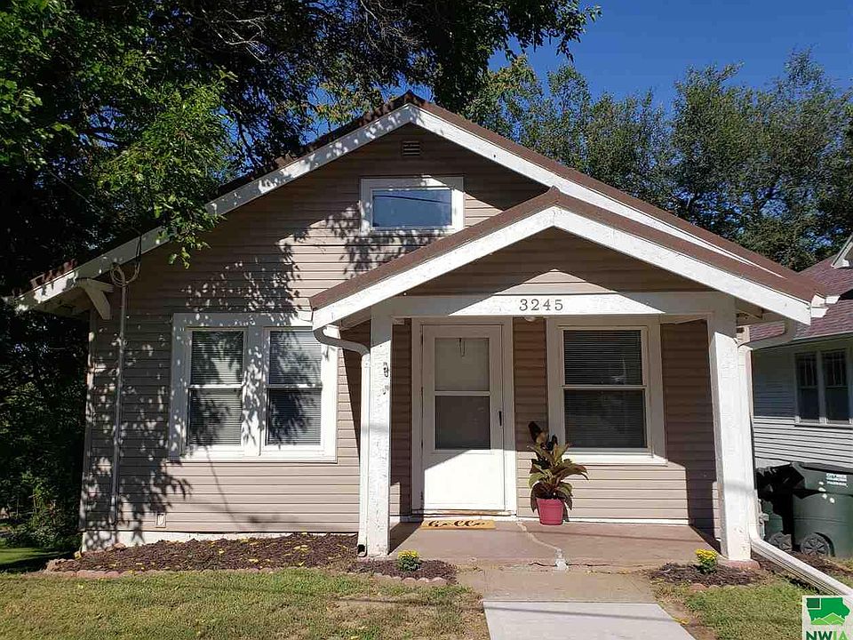 1st image of 3245 Laurel Ave