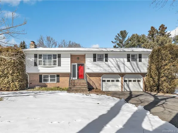 29 Zephyr Road, Trumbull, CT 06611