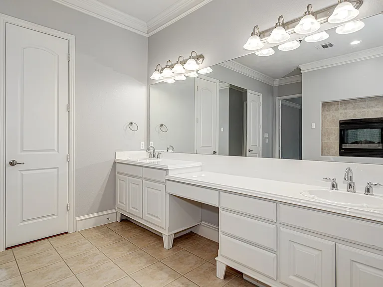 828 Thomas Crossing Dr — Photo 31