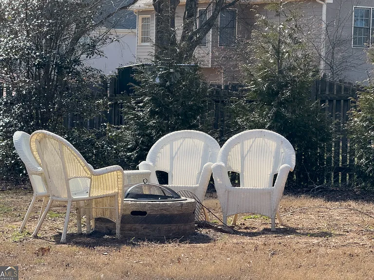 530 Waterford Dr — Photo 35