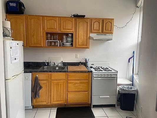 5th image of 505 Waverly Ave #1