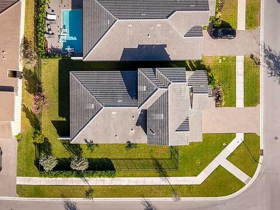 3rd image of 19199 Rolling Acres Road