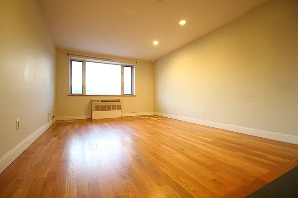 Rented by Next Door Realty NYC | media 31