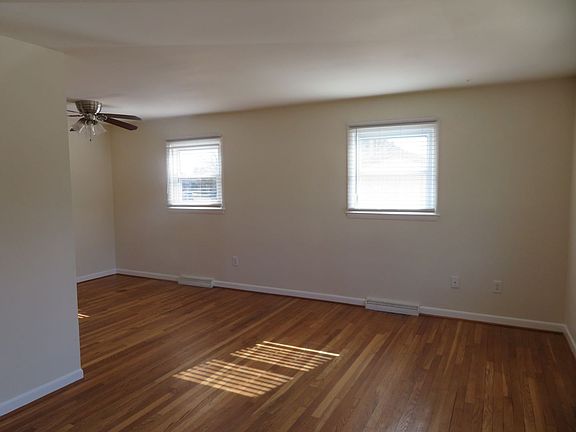 4th image of 508 Old Town Dr