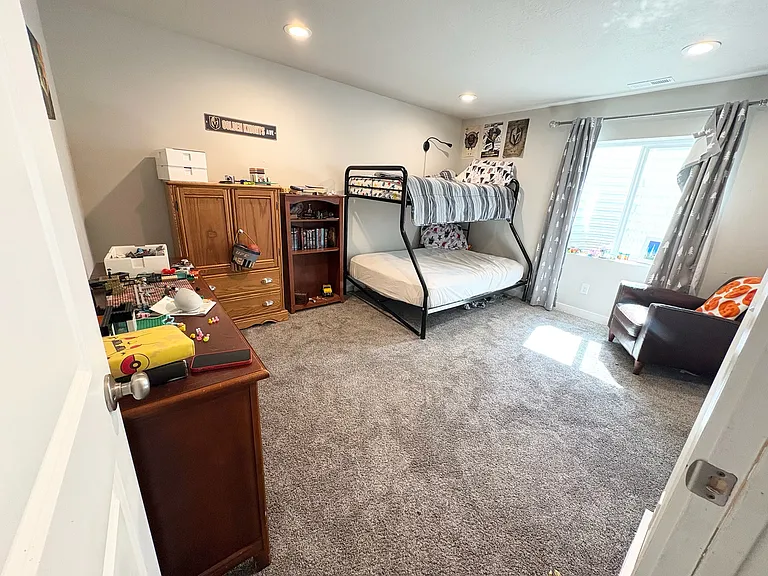 1128 N Coachman Ln — Photo 27