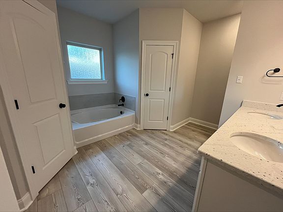 4th image of 181 Owl Dr