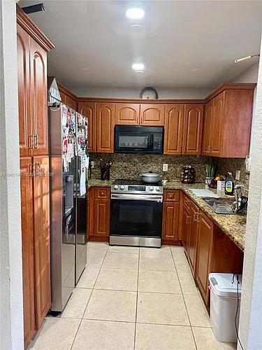16811 NW 14th Ave Photo 1