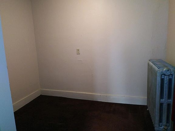 4th image of 537 E Portage Trl #B