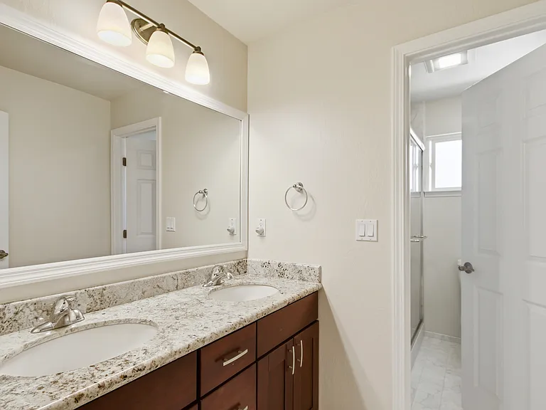215 Longridge Rd — Photo 9