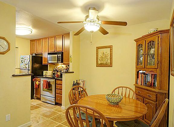 4th image of 1129 Yarwood Ct