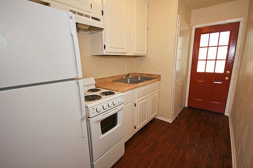 4th image of 125 Victor St APT 7