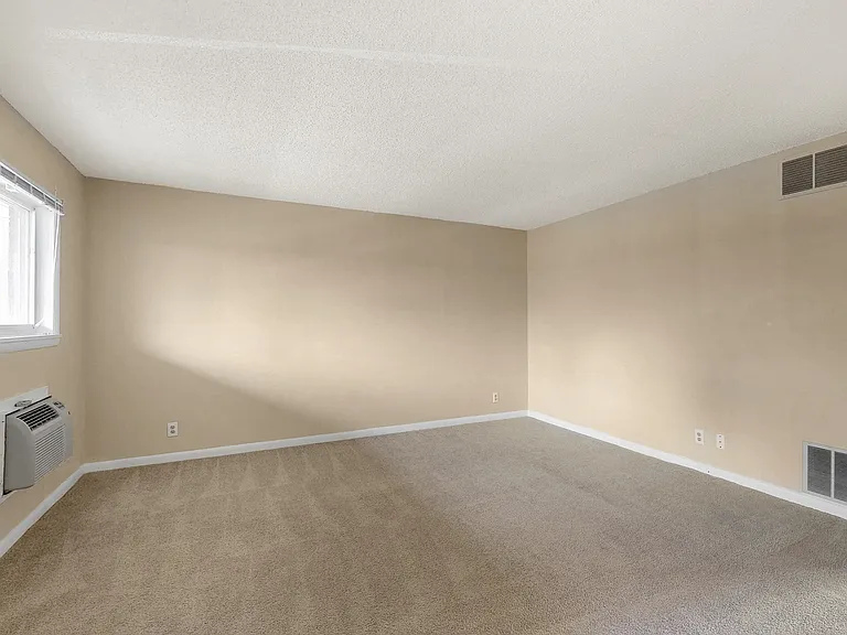 Redstone Commons — Photo 20