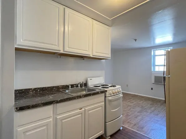 5838 Alderson St #8, Pittsburgh, PA 15217