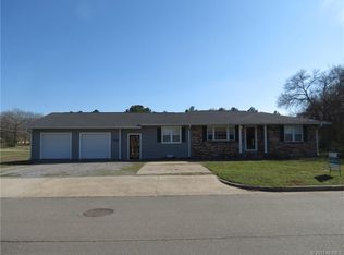 704 W Sandy Rd, Atoka, OK 74525