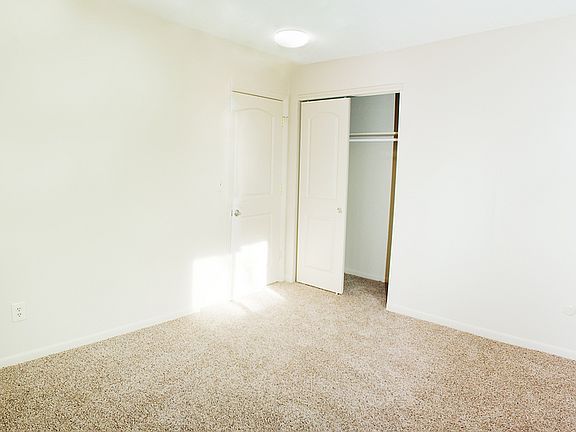 4th image of 335 E Saint Joseph St APT 5