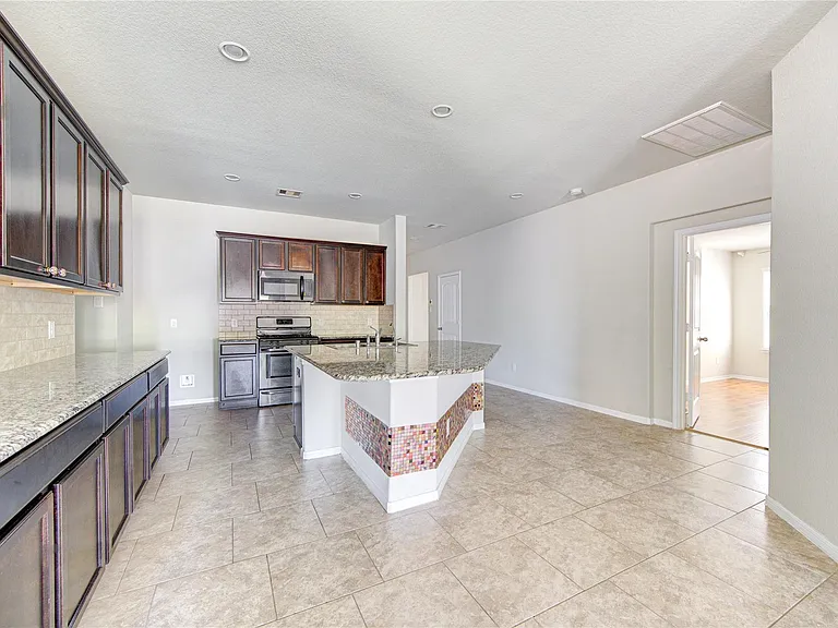 29222 Dunns Creek Ct — Photo 13