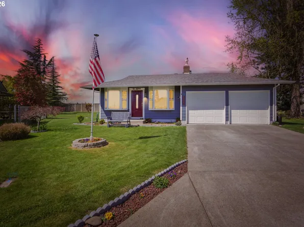 2233 Country Club Ter, Woodburn, OR 97071