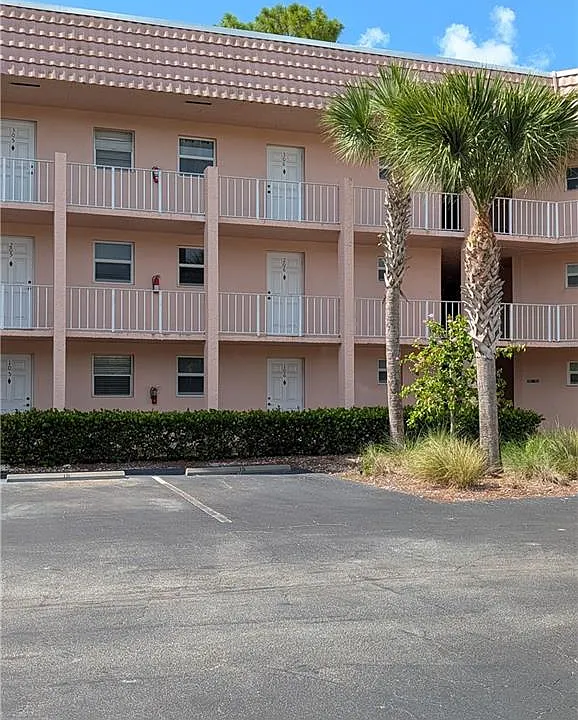 400 Forest Lakes Blvd #106