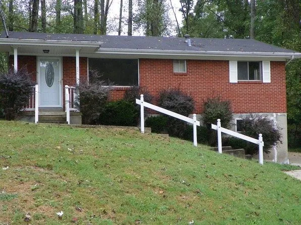 125 India Dr, Russell, KY 41101