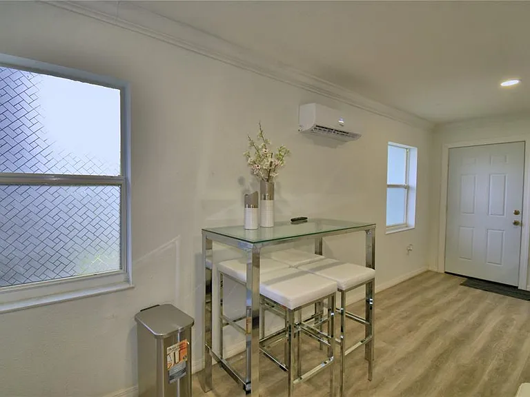 2405 Roslyn Ln #C — Photo 10