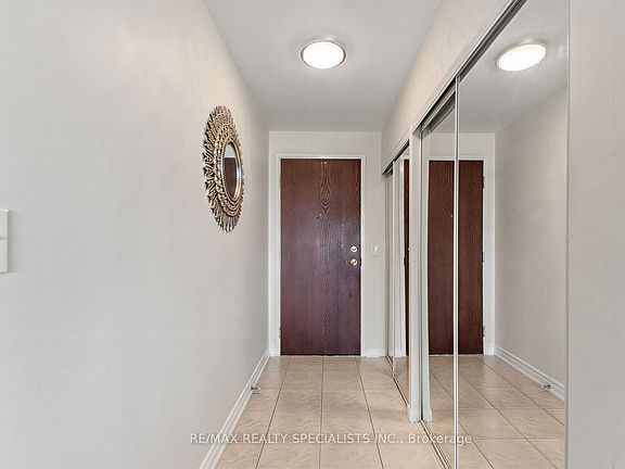 3rd image of 2585 Erin Centre Blvd Unit 1005