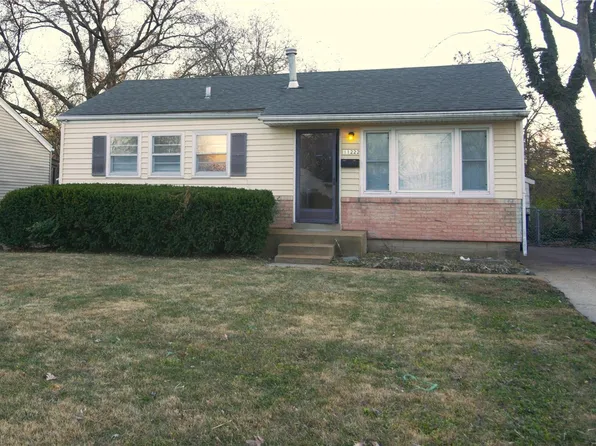 11222 Saint Matthias Ln, Saint Ann, MO 63074